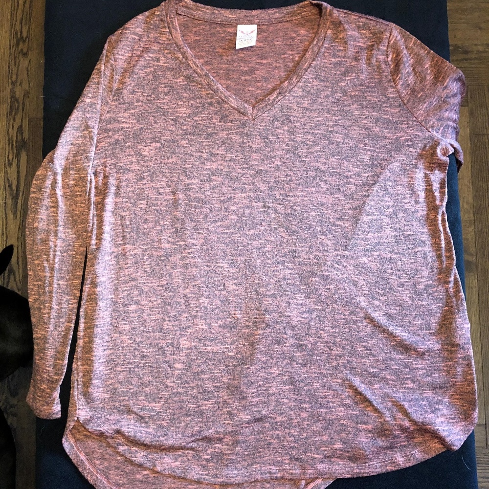Long sleeve V-neck